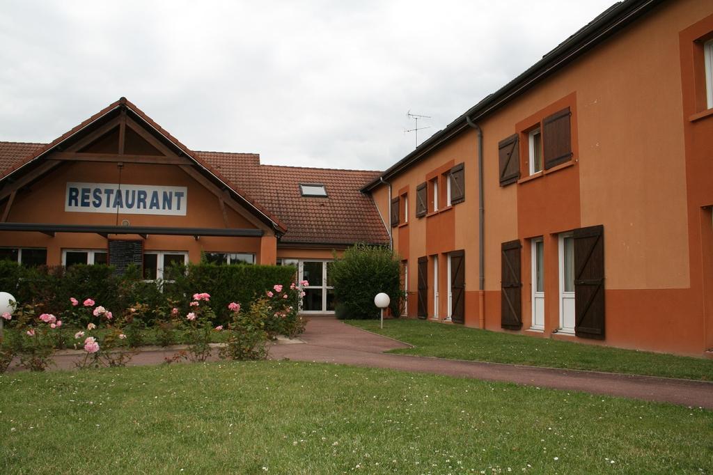 Comfort Hotel Orleans Saran Eksteriør bilde